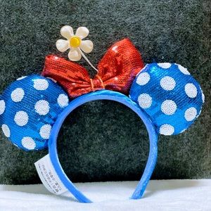 Adorable collectors Minnie ears; old school